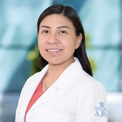 Dra Esmeralda Romero Bañuelos del Centro Médico ABC, especialista en Cirugía Oncológica