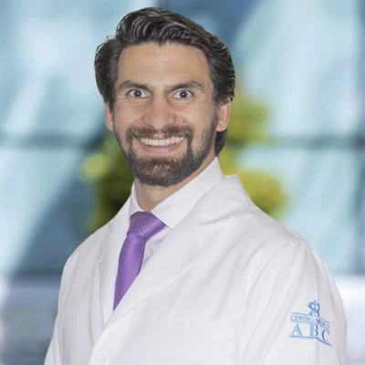 Dr Rodrigo Sanchez Rowold del Centro Médico ABC, especialista en Ortopedia y Traumatología