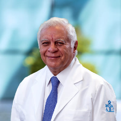 Dr Roberto Alfonso De Leo Vargas del Centro Médico ABC, especialista en Neurocirugía