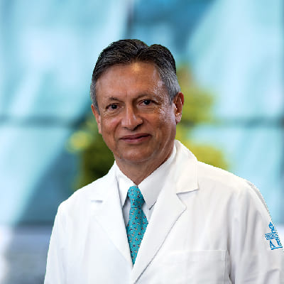 Dr. René Toral Martiñón