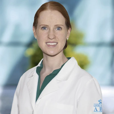 Dra Mariana Rotzinger Rodríguez del Centro Médico ABC, especialista en Medicina Interna