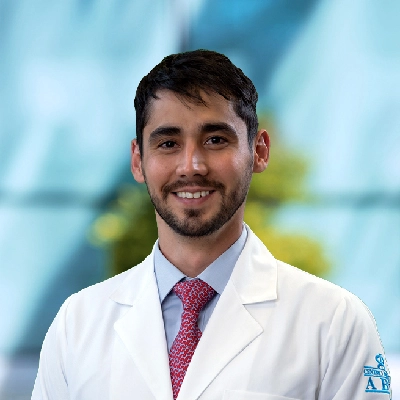 Dr Christian García Esquerro del Centro Médico ABC, especialista en Anestesiología