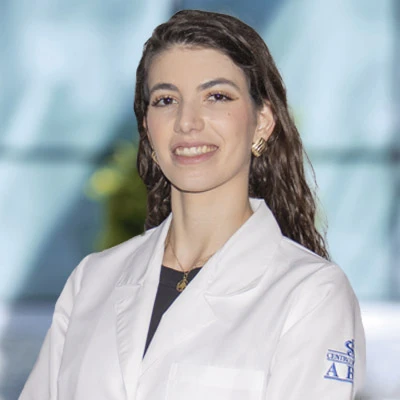Dra. Jane Nemer Yaspik from ABC Medical Center, specialist in Ophtalmology