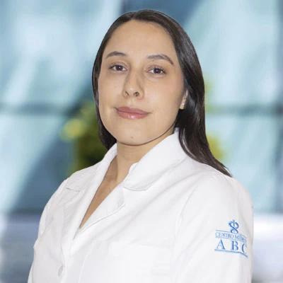Dra. Gabriela Capdeville Jimenez del Centro Médico ABC, especialista en Medicina Interna