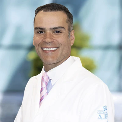 Dr Marco Antonio Lavareda Santana from ABC Medical Center., especialista en 