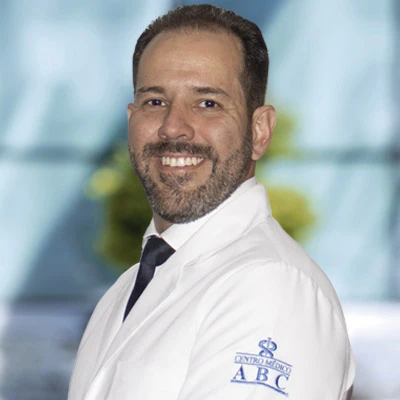Dr. Rodolfo Jose Anzola Arias del Centro Médico ABC, especialista en Medicina Interna