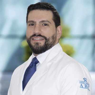 Dr Jonathan Chernitzky Camaño from ABC Medical Center., especialista en 
