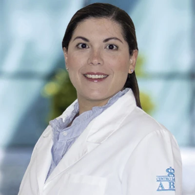 Dra Luisana Perna Lozada from ABC Medical Center., especialista en 