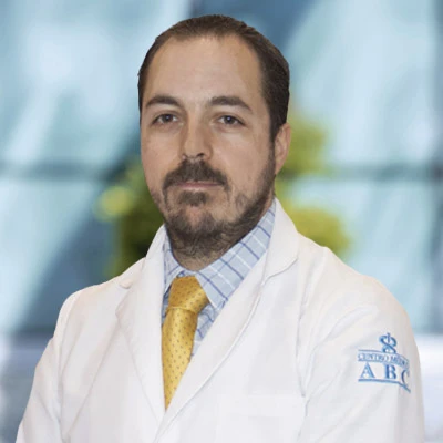 Dr. Juan Carlos Cisneros Lesser del Centro Médico ABC, especialista en Otorrinolaringología y Cirugía de cabeza y cuello