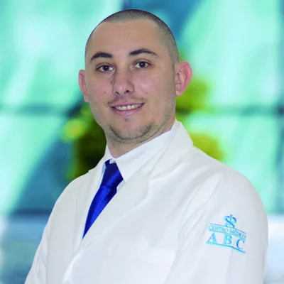 Dr Avi Fishbein Freiman del Centro Médico ABC, especialista en Ortopedia y Traumatología