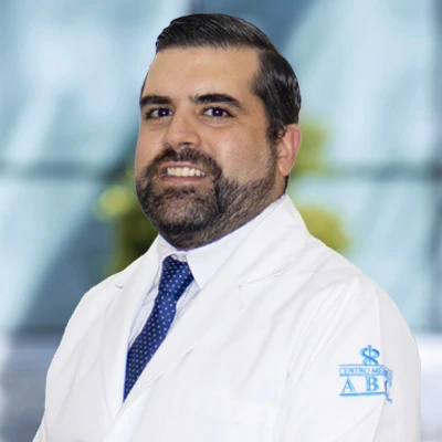 Dr. Carlos Arturo Gonzalez Nuñez del Centro Médico ABC, especialista en Oncología Medica
