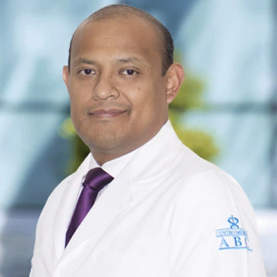 Dr Jesus Sanchez Pacheco del Centro Médico ABC, especialista en Cirugía Cardíaca