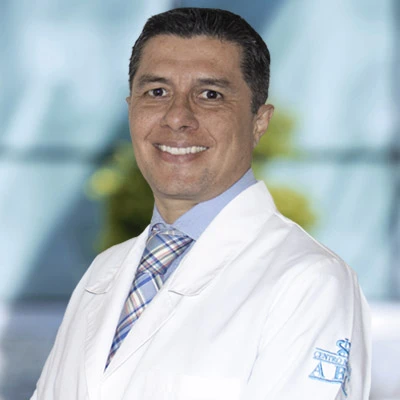 Dr Roberto Pablo Martínez Rubio from ABC Medical Center., especialista en 