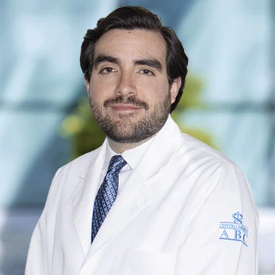 Dr. Samuel Peña Ortiz del Centro Médico ABC, especialista en Oftalmología