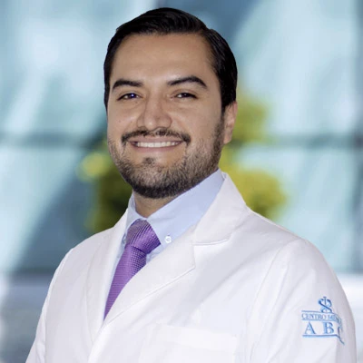 Dr. Francisco Javier Rivera Iribe del Centro Médico ABC, especialista en Pediatría