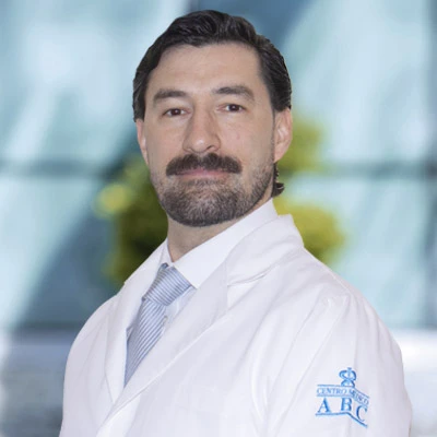 Dr. Jose Antonio Remolina Villarejo del Centro Médico ABC, especialista en Oftalmología