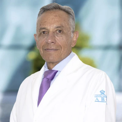 Dr. Armando Eduardo Castro Gaytan from ABC Medical Center, specialist in Urology