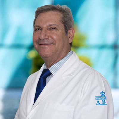 Dr Aurelio Méndez Domínguez del Centro Médico ABC, especialista en Neurología