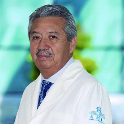 Dr Maximino Téllez Gutiérrez del Centro Médico ABC, especialista en Neurocirugía