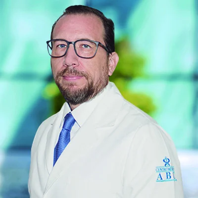 Dr Carlos Cosme Reyes del Centro Médico ABC, especialista en Cirugía General