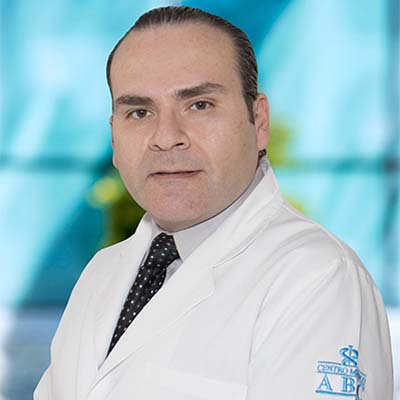 Dr Ubaldo Carpinteyro Espín del Centro Médico ABC, especialista en Cirugía Plástica, estética y reconstructiva