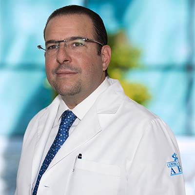 Dr Carlos Michel Cárdenas Salomón del Centro Médico ABC, especialista en Cirugía Plástica, estética y reconstructiva