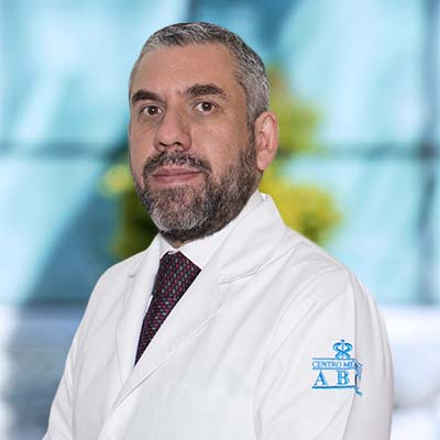 Dr Alejandro Navas Pérez del Centro Médico ABC, especialista en Oftalmología