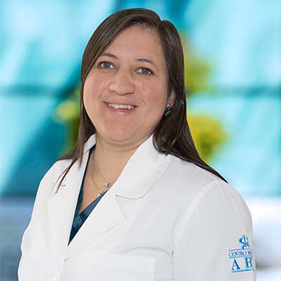 Dra Stefany González de Leo del Centro Médico ABC, especialista en Angiología, Cirugía Vascular y Endovascular