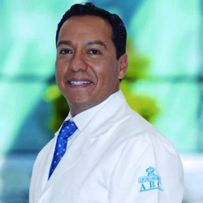 Dr Mario Gómez Sánchez del Centro Médico ABC, especialista en Cirugía Cardíaca