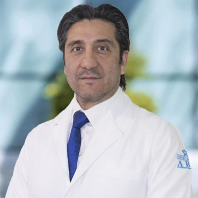Dr Raymundo Ramírez Lugo del Centro Médico ABC, especialista en Cirugía Maxilofacial