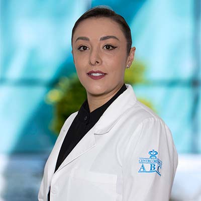 Dra Natalia Delia Domínguez Chacón del Centro Médico ABC, especialista en Ortopedia y Traumatología