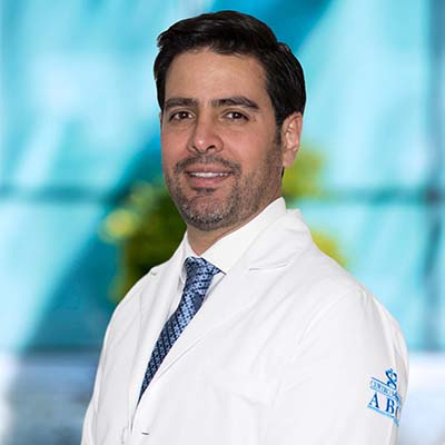 Dr Mauricio Alejandro Erazo Franco del Centro Médico ABC, especialista en Cirugía Plástica, estética y reconstructiva