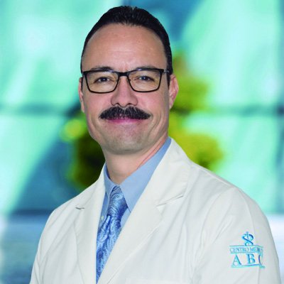 Dr Dagoberto Javier Molina Polo López de Cárdenas del Centro Médico ABC, especialista en Urología