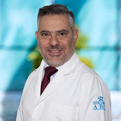 Dr Antonio Espinosa de los Monteros Sánchez del Centro Médico ABC, especialista en Cirugía Plástica, estética y reconstructiva