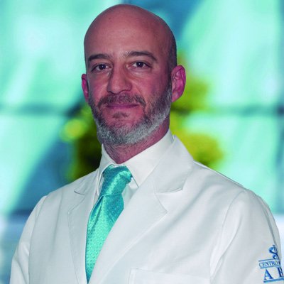 Dr Óscar Calderón Wengerman del Centro Médico ABC, especialista en Otorrinolaringología y Cirugía de cabeza y cuello Dr Óscar Calderón Wengerman del Centro Médico ABC, especialista en Otorrinolaringología y Cirugía de cabeza y cuello
