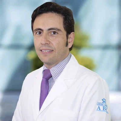 Dr Luis Felipe Hermida Galindo del Centro Médico ABC, especialista en Ortopedia y Traumatología