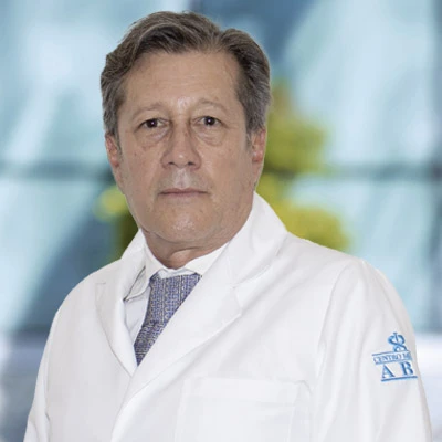 Dr Gustavo Adolfo Varela Gutiérrez from ABC Medical Center., especialista en 
