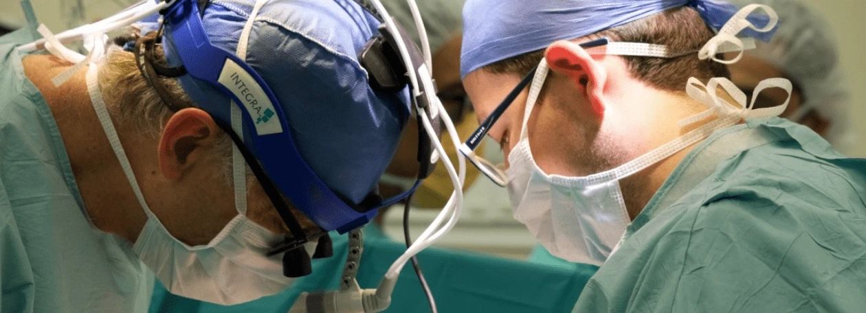 Imagen ilustrativa de equipo médico tratando enfermedades del corazón