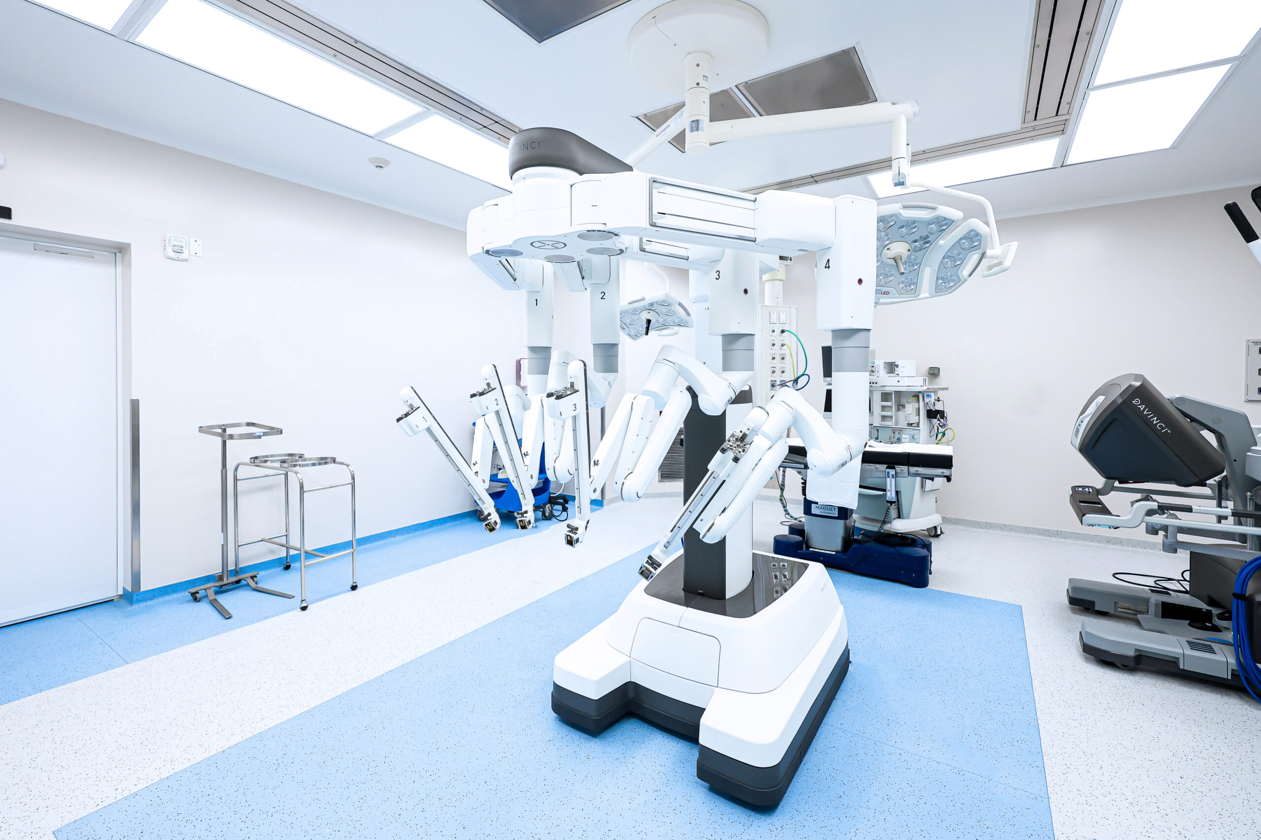 El centro médico abc innova en el proceso de cirugias con el nuevo robot da vinci XI