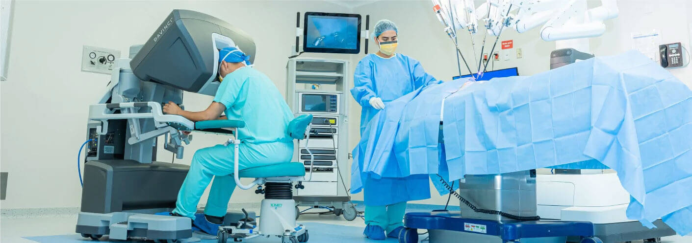 Equipo médico de cirugía robótica de Centro Médico ABC