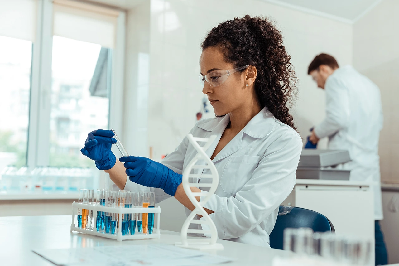 Biomarcadores y genómica: el futuro de la medicina personalizada y el diagnóstico de precisión